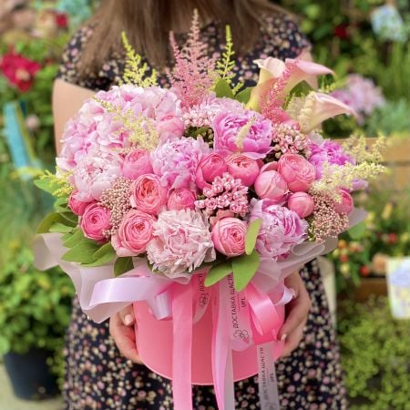 Как правильно выбрать свежие цветы в подарок и сколько стоит доставка