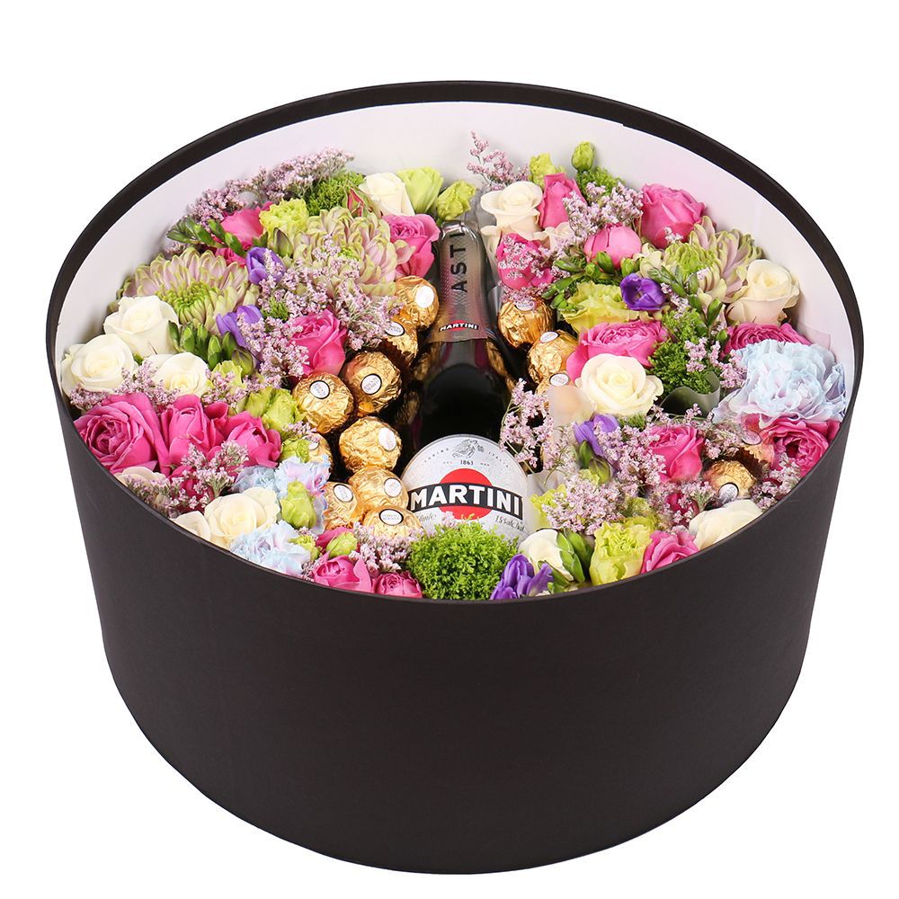Коробка з квітами та шампанським Коробка з квітами та шампанським