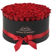 101 червона троянда у коробці Аубурн