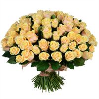 Шикарний букет роз 101 кремова троянда Демблін
