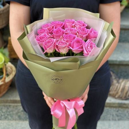 15 розовых роз Брауншвейг