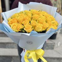 51 жовта троянда Алва