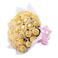 Candy bouquet Ferrero Rocher Side