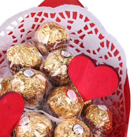 букеты из конфет, торты из полотенец, памперсов, подарки на день святого Валентина