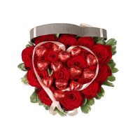 Серце з троянд з цукерками Сен-Жорж-д'Олерон