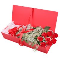 9 троянд в подарунковій коробці Рогінці