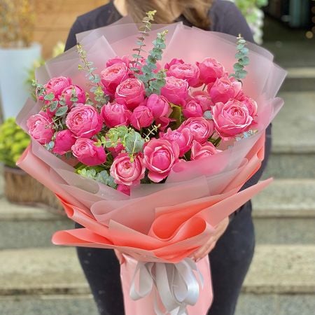 9 розовых пионовидных роз Хурз