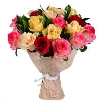 Букет з різнокольорових троянд Емпуріабрава