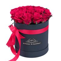 Красные розы в коробке 23 шт Вилково