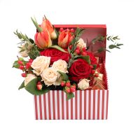 Букет квітів Святкова коробочка Кіркліс