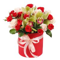 Квіткова коробка Про кохання Гагарін (Узбекистан)