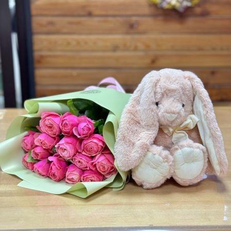 Pink roses and a bunny Rozovka