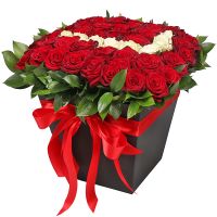 Roses in box 'With love' Cadiz