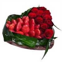 Heart of strawberry and roses Boje