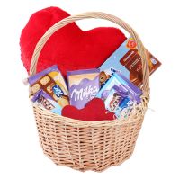 Sweet basket with heart Beucha