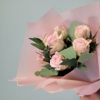 Букет 7 розовых роз - Монтевидео