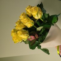 Квіти поштучно жовті троянди - Кесен