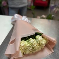 25 white roses - Medvezha