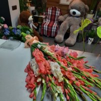 Букет цветов Розовые гладиолусы - Ландернау