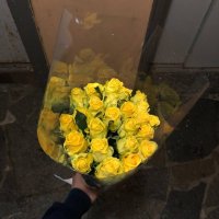 Квіти поштучно жовті троянди - Літохоро