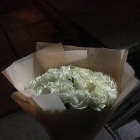Цветы поштучно белые розы - Амадора