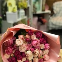 Букет 11 кустовых роз - Ноймюнстер