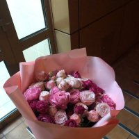 Букет 11 кустовых роз - Скидель