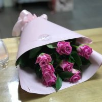 Букет 7 рожевих троянд - Йорк (США)