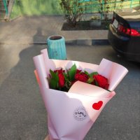 7 червоних троянд Освідчення - Ларнака