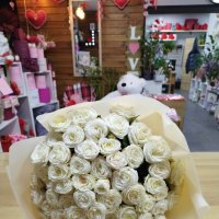 Promo! 51 white roses - Capesterre Belle Eau