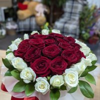 Букет квітів Рубіновий поцілунок - Абілін