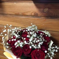 Троянди з гіпсофілою - Маргілан