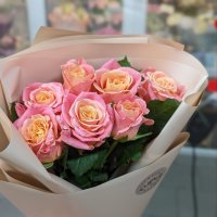 7 coral roses - Midleton