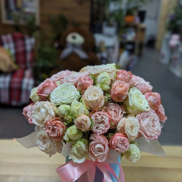 Spray roses in a box - Cham