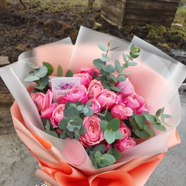 9 розовых пионовидных роз - Киев - Лесной
