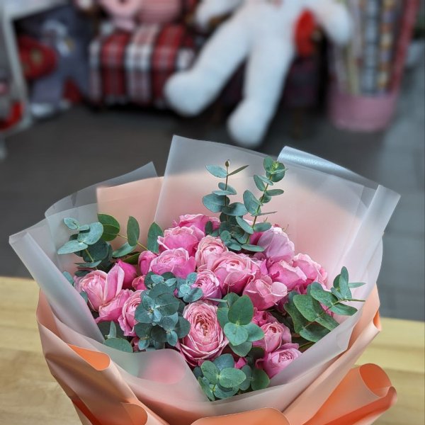 9 рожевих піоновидних троянд - Винники