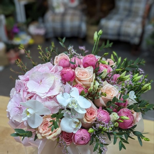 Flower arrangement With Love - Villeneuve-Loubet