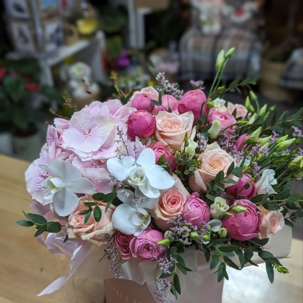 Flower arrangement With Love - Niagara