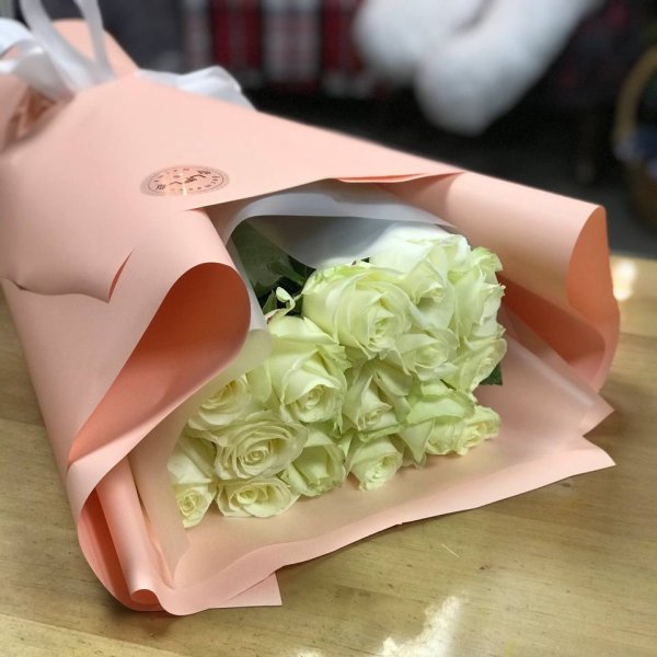 Букет Білосніжка 15 троянд - Аппер Мальборо