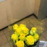 Квіти поштучно жовті троянди - Меденичі