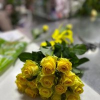 Цветы поштучно желтые розы - Котюжаны