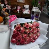 25 pink roses - Lake Villa
