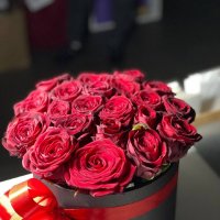 Червоні троянди в коробці 23 шт - Швенчіоніс