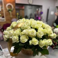 Траурна корзина з білих троянд - Київ - Доставка за мiсто