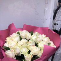 51 white roses - Pinjjara