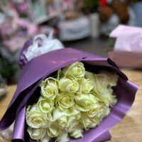 Букет 25 білих троянд - Уппландс-Васбю