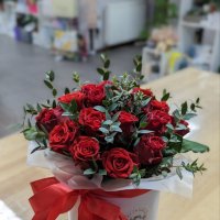 Red roses in a box - Kotyuzhany