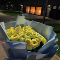Букет жовтих півоноподібних троянд - Чеське Будейовіце