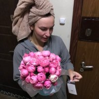 Peony roses in a box - Kompaneevka