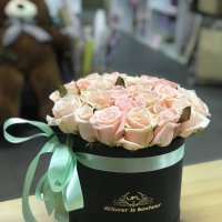 Кремові троянди в коробці 21шт - Кастель-д'Аро